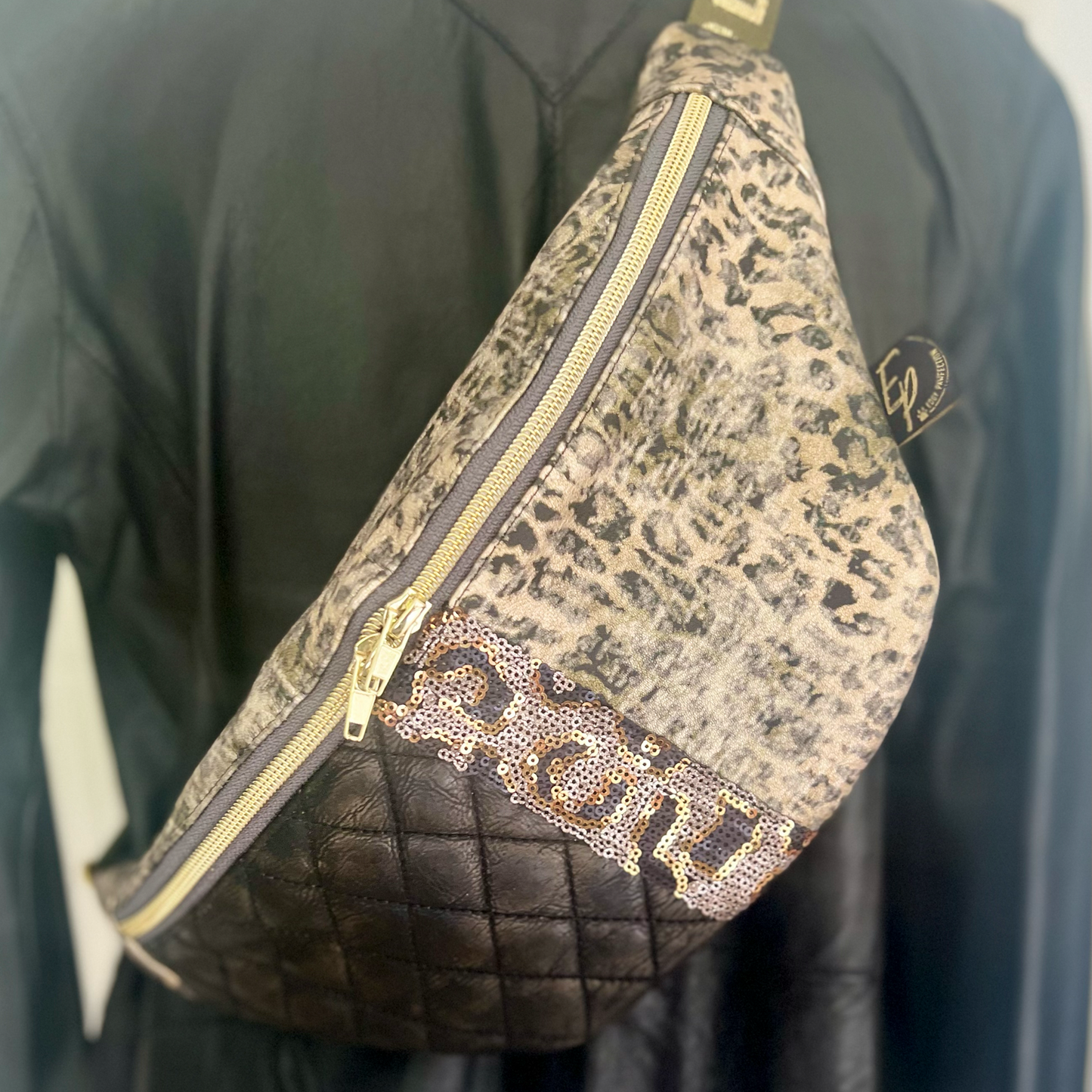 Gas Bag made of Leopard Outdoor Fabric Love Copper Webbing