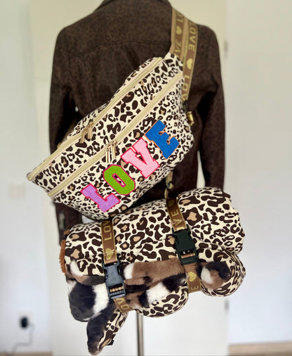 Bum Bag Extra Large VEGAN Leopard Outdoorstoff bunte Love Applikation