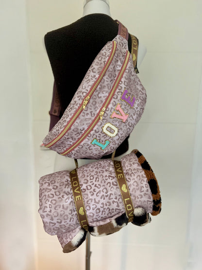 Bum Bag Outdoor Schneeleopard Rainbow Love